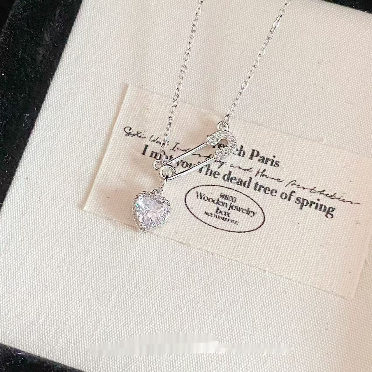 Women's Personalized Pin Pink Heart-shaped Light Luxury Necklace