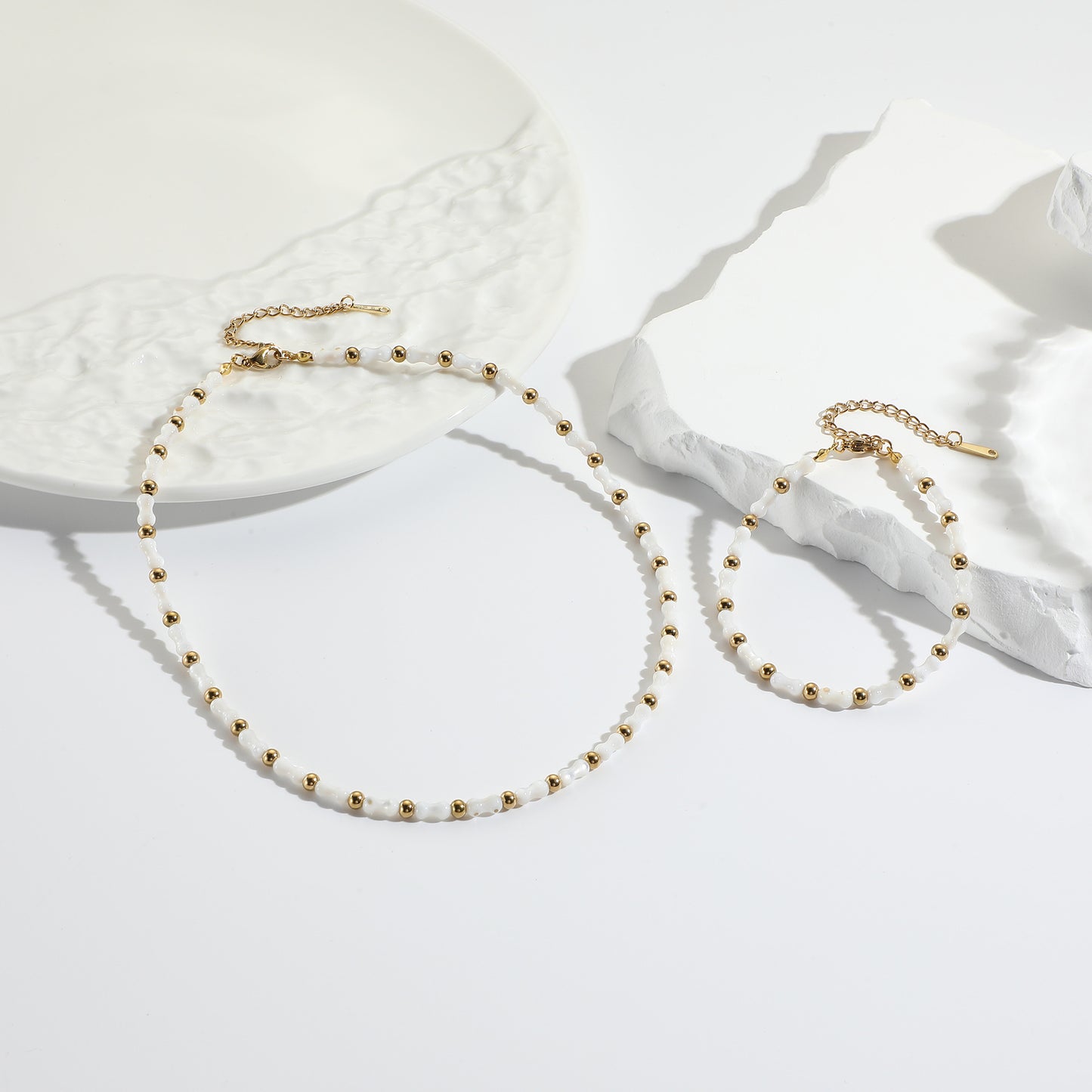 New Special-interest Design Stainless Steel Golden Balls Spacer Bone Joint Shell Beads Women's Fashion Necklace