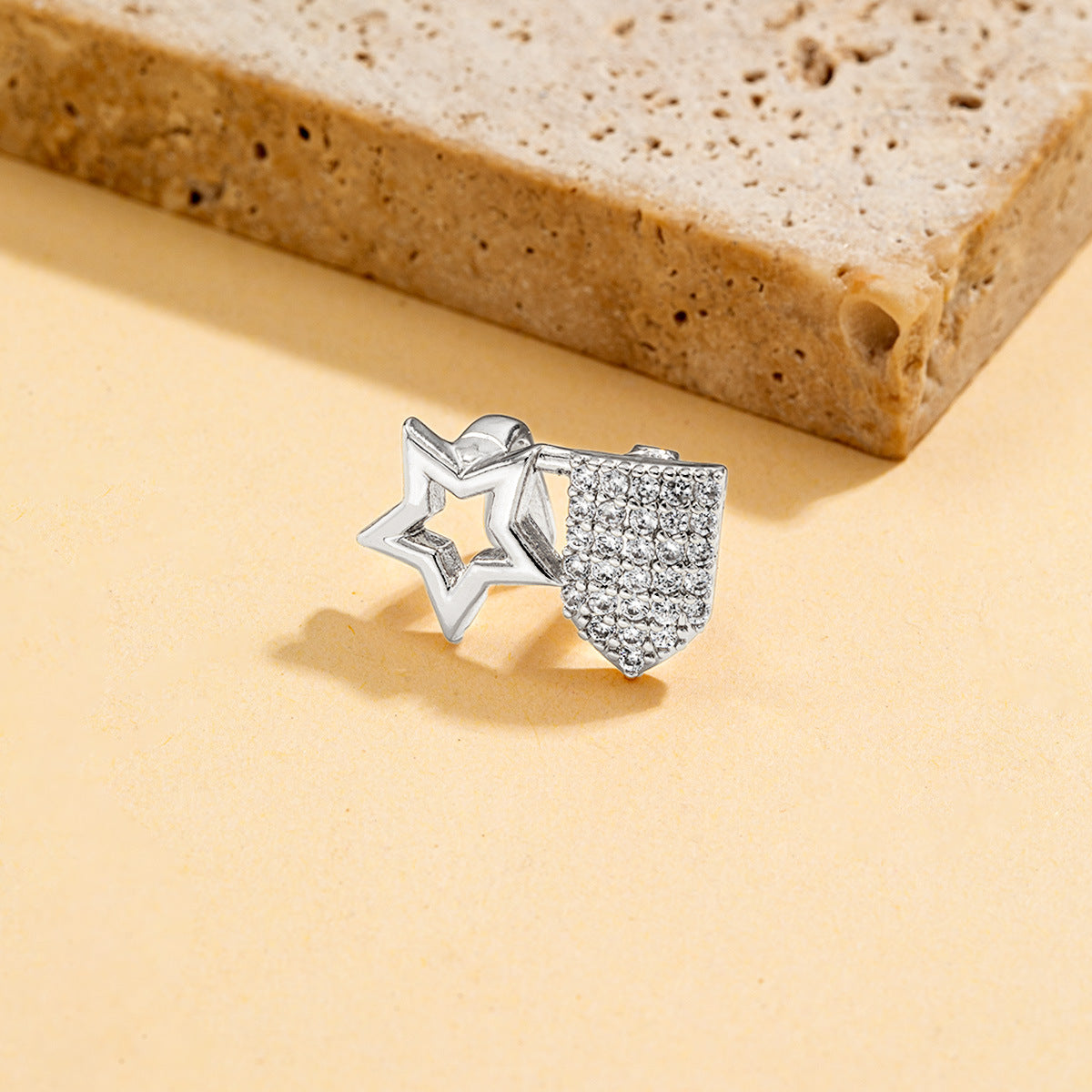 Stylish Hollowed-out Diamond-studded Braces