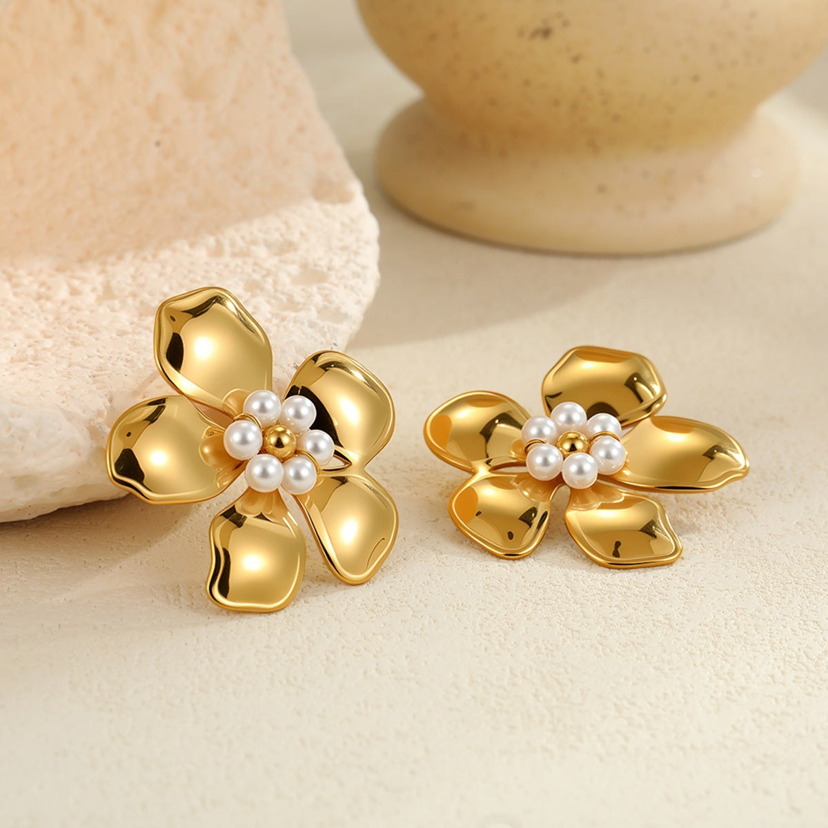 Flower Stringed Pearls Stud Earrings