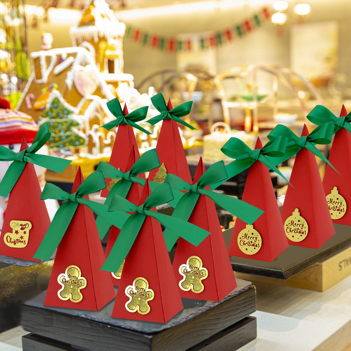 20 Packs Christmas Treat Boxes Goody Boxes Pre-Assembled Triangle Christmas Packing Box Christmas Tree Socks Gold Card Xtmas Cookie Gift Box For Christmas Birthday Wedding Party