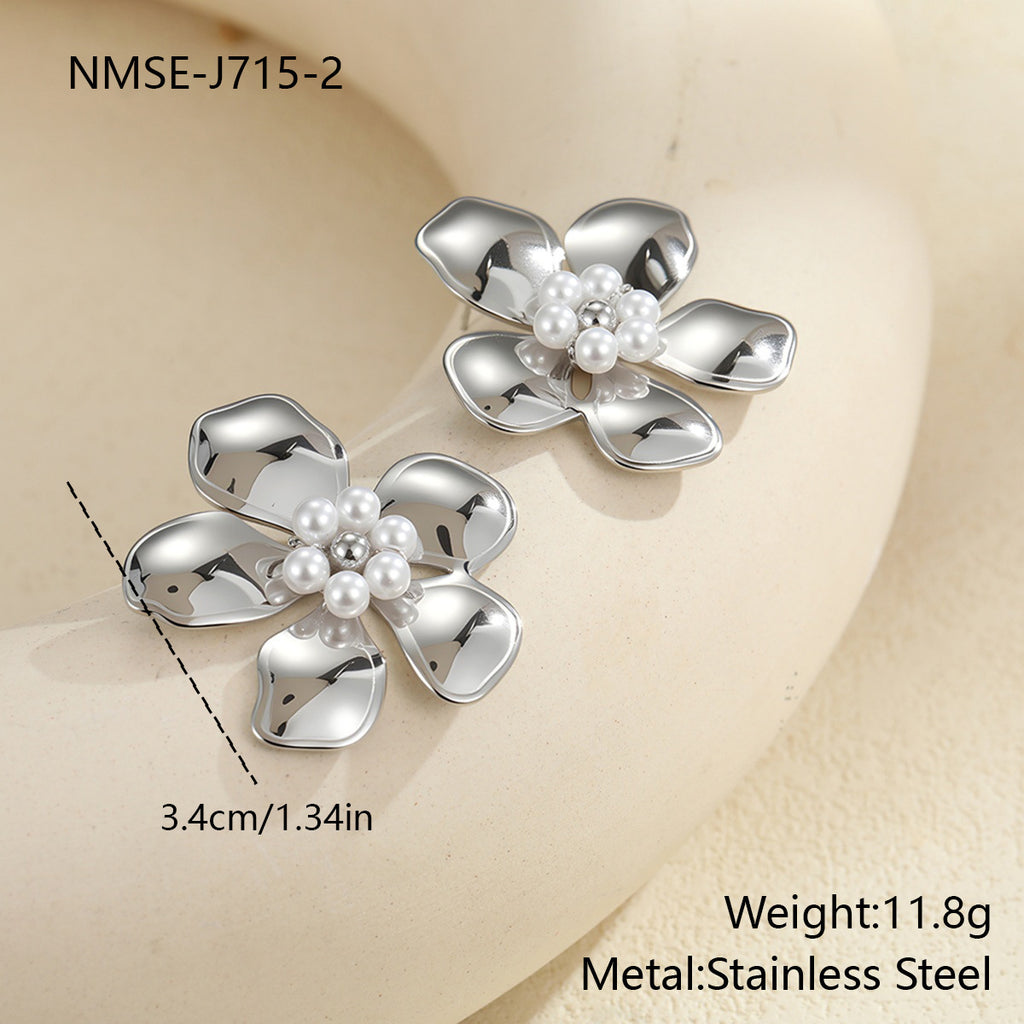 Flower Stringed Pearls Stud Earrings