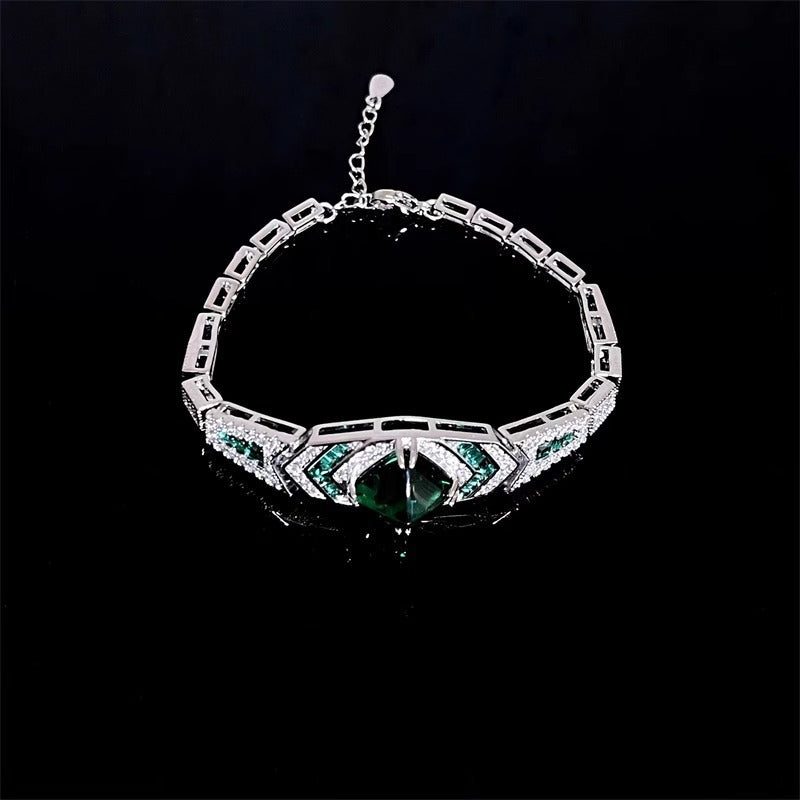 Heavy-duty Retro Zircon Emerald Bracelet For Women, Fashionable And Unique With A Luxurious Temperament
