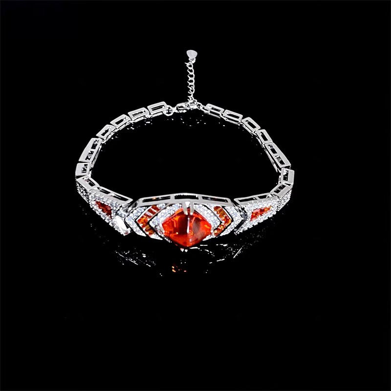 Heavy-duty Retro Zircon Emerald Bracelet For Women, Fashionable And Unique With A Luxurious Temperament