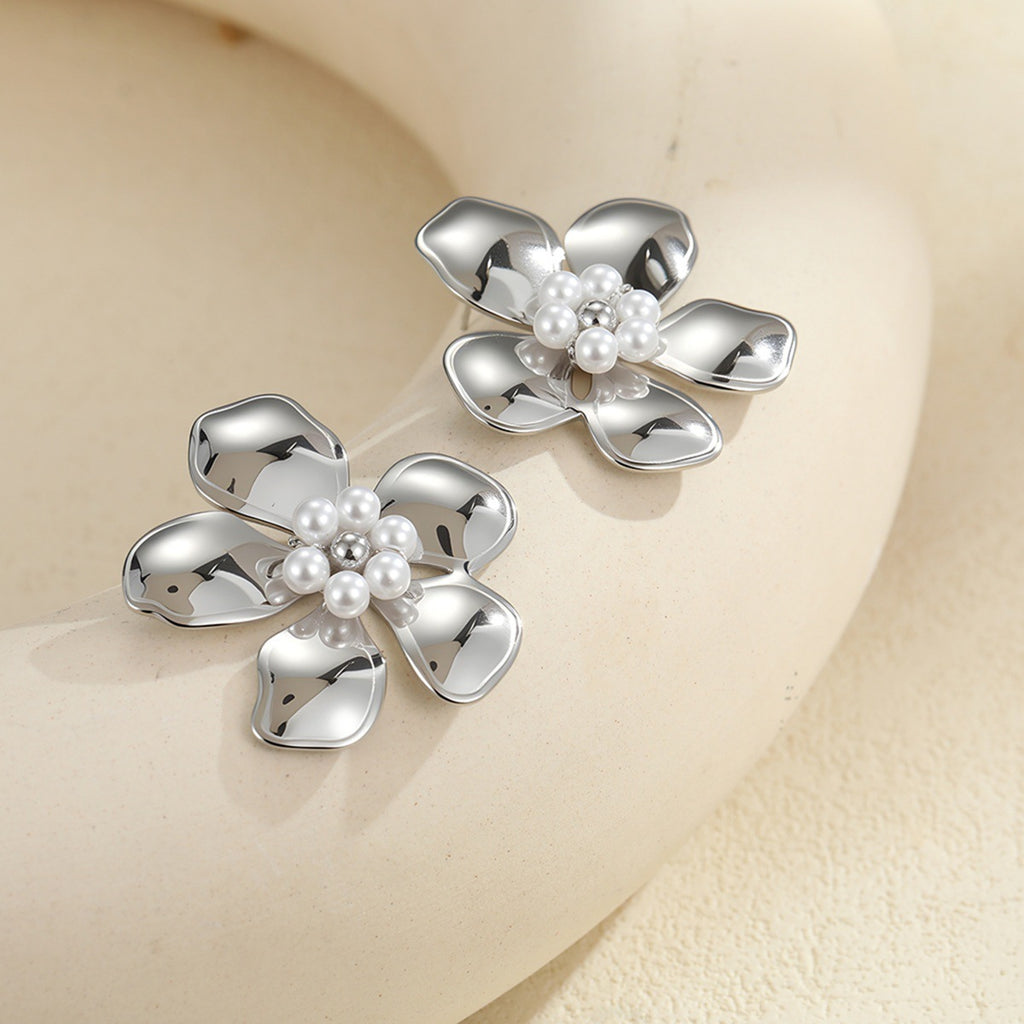 Flower Stringed Pearls Stud Earrings