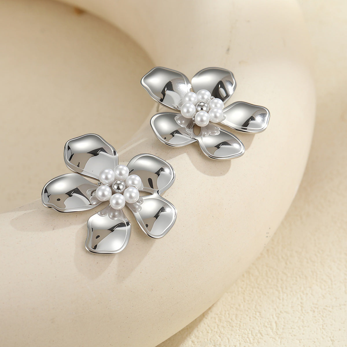 Flower Stringed Pearls Stud Earrings