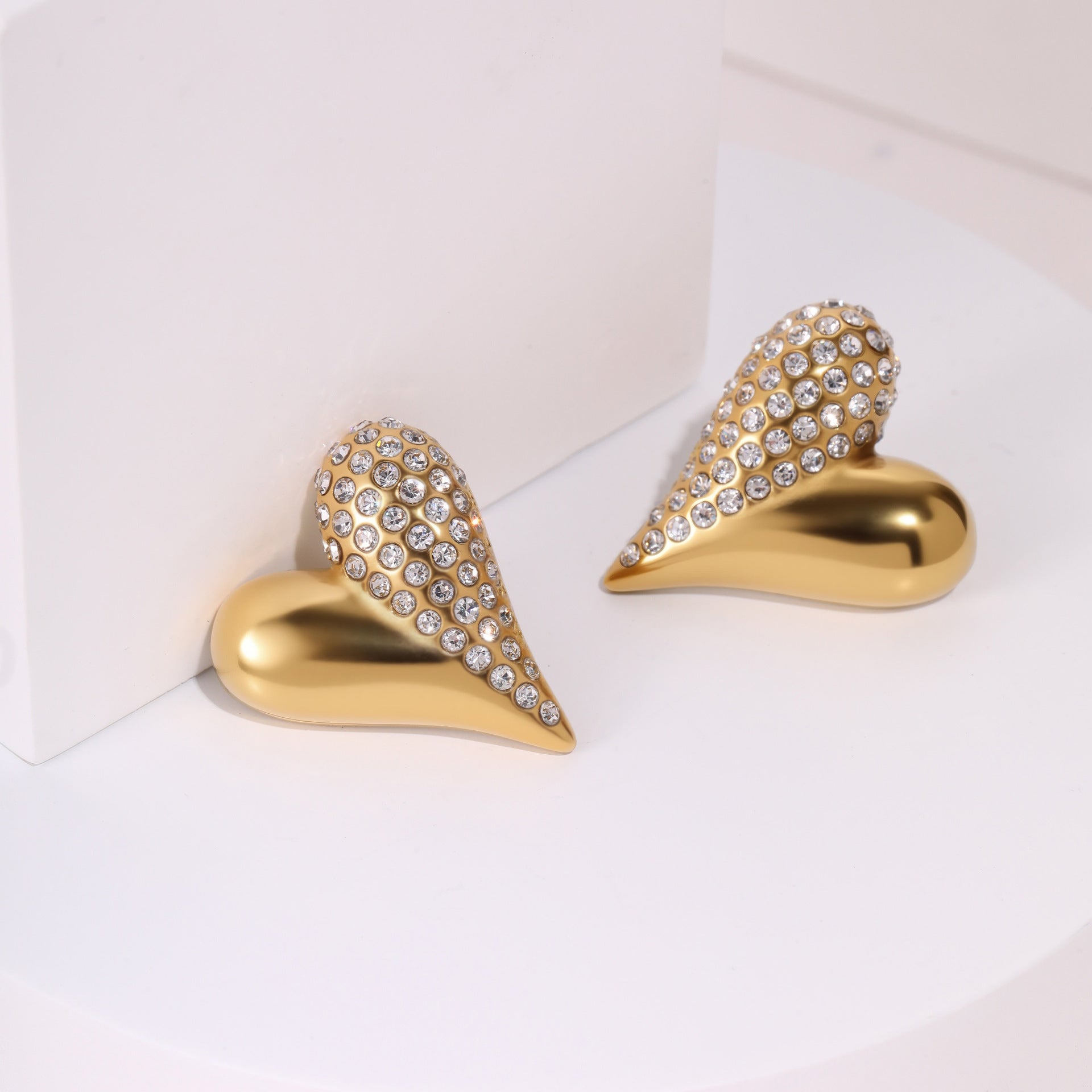 European And American Fashion Love Heart-shaped Diamond Stud Earrings Stainless Steel